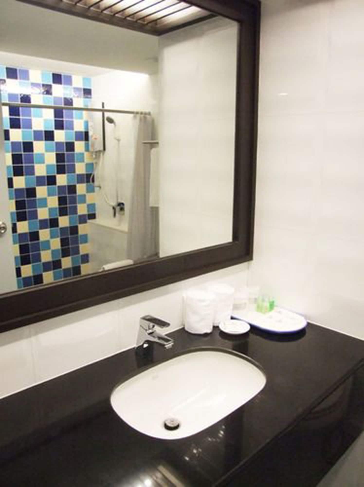 Grand Tower Inn Sathorn Hotel Μπανγκόκ Εξωτερικό φωτογραφία