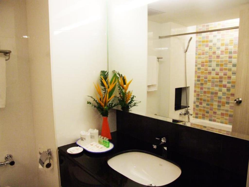 Grand Tower Inn Sathorn Hotel Μπανγκόκ Εξωτερικό φωτογραφία